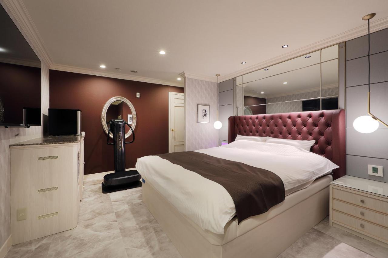 ホテルバースデー岐阜西店 Hotel Birthday Gifuwest (Adults Only) Eksteriør billede