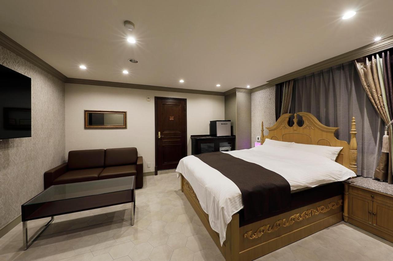 ホテルバースデー岐阜西店 Hotel Birthday Gifuwest (Adults Only) Eksteriør billede